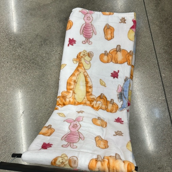 Winnie the Pooh Fall Blanket - Picture 1 of 4